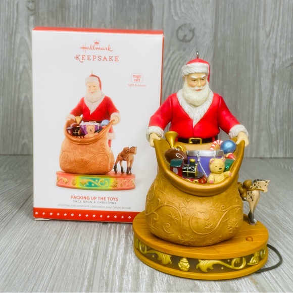Hallmark Ornament Packing Up The Toys Once Upon a Christmas 2015 Magic Cord - Picture 8 of 9